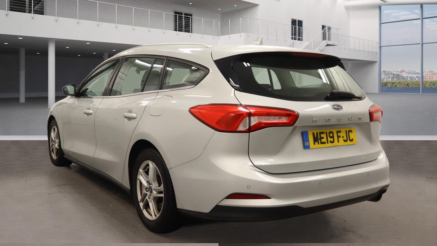 Used Ford Focus 2019 for sale - 77191111: Photo 2