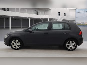 Used Volkswagen Golf 2016 for sale - 77768595: Photo