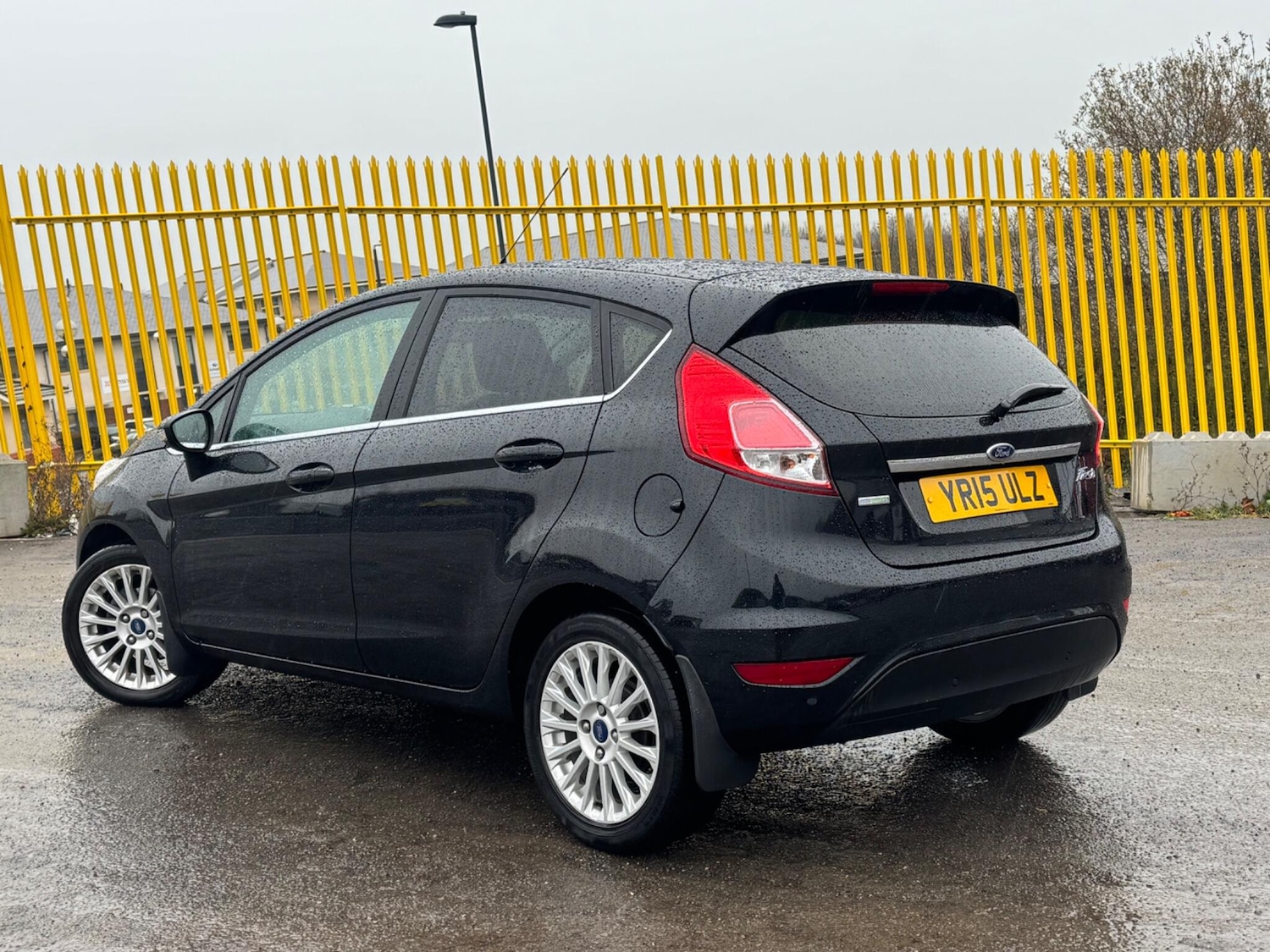 Used Ford Fiesta 2015 for sale - 77155398: Photo 2