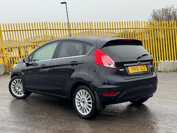 Used Ford Fiesta 2015 for sale - 77155398: Photo