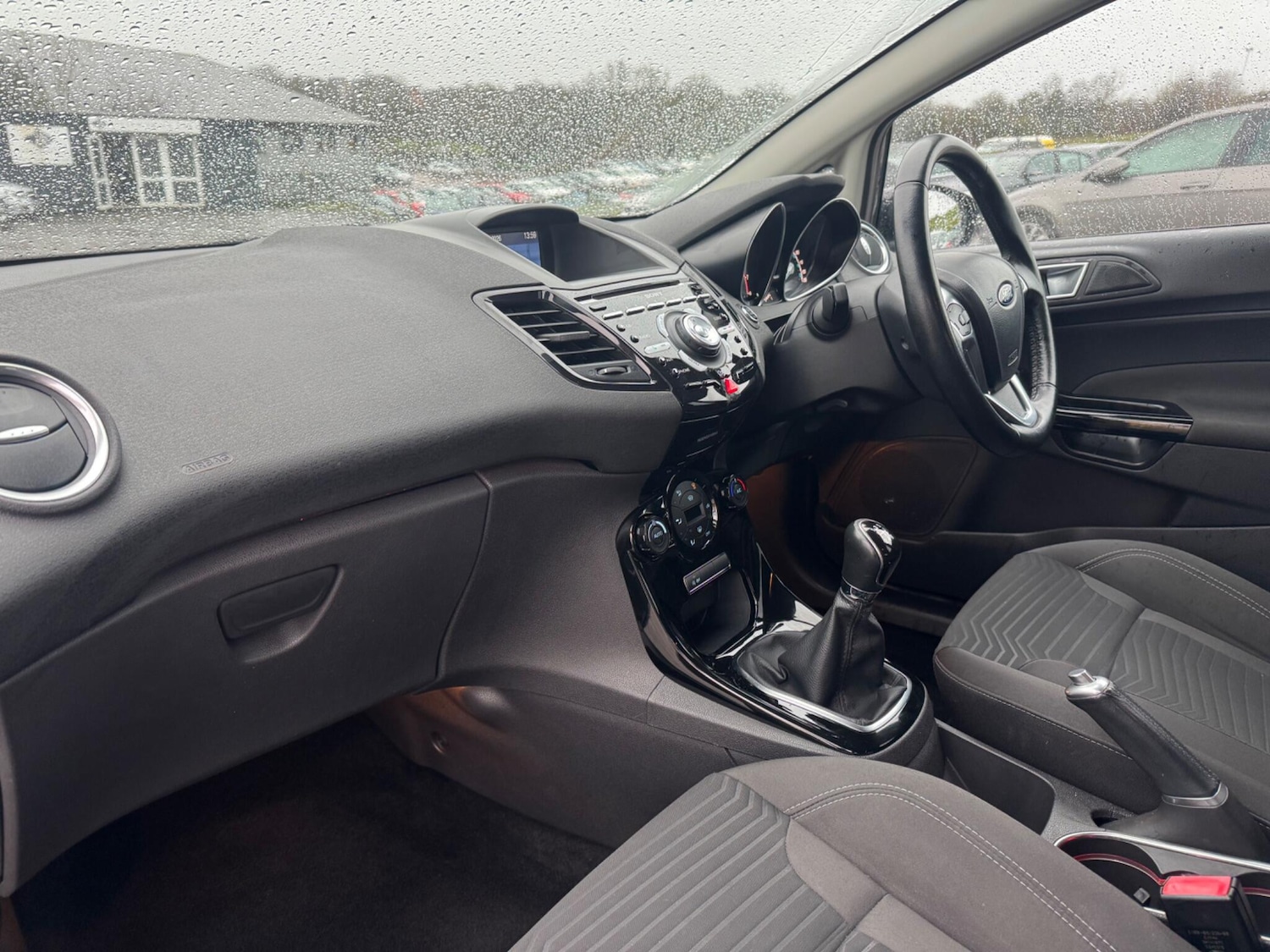 Used Ford Fiesta 2015 for sale - 77155398: Photo 9