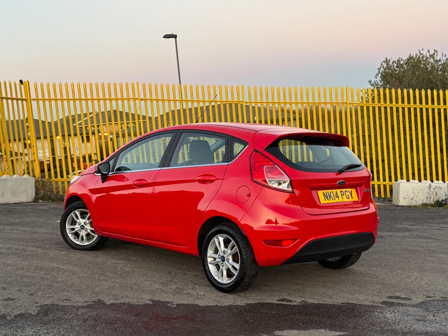 Used Ford Fiesta 2014 for sale - 76327259: Photo 2