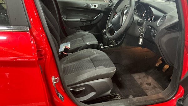 Used Ford Fiesta 2014 for sale - 76327259: Photo 4