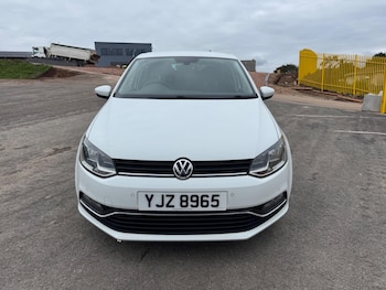 Used Volkswagen Polo 2016 for sale - 76060478: Photo