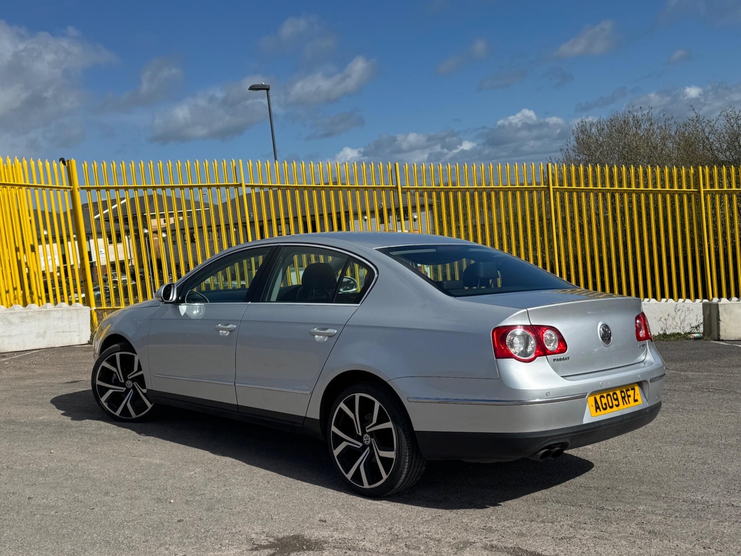 Used Volkswagen Passat 2009 for sale - 78019967: Photo 2