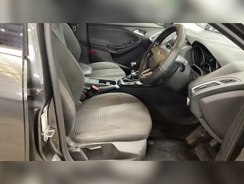 Used Ford Focus 2015 for sale - 78320323: Photo