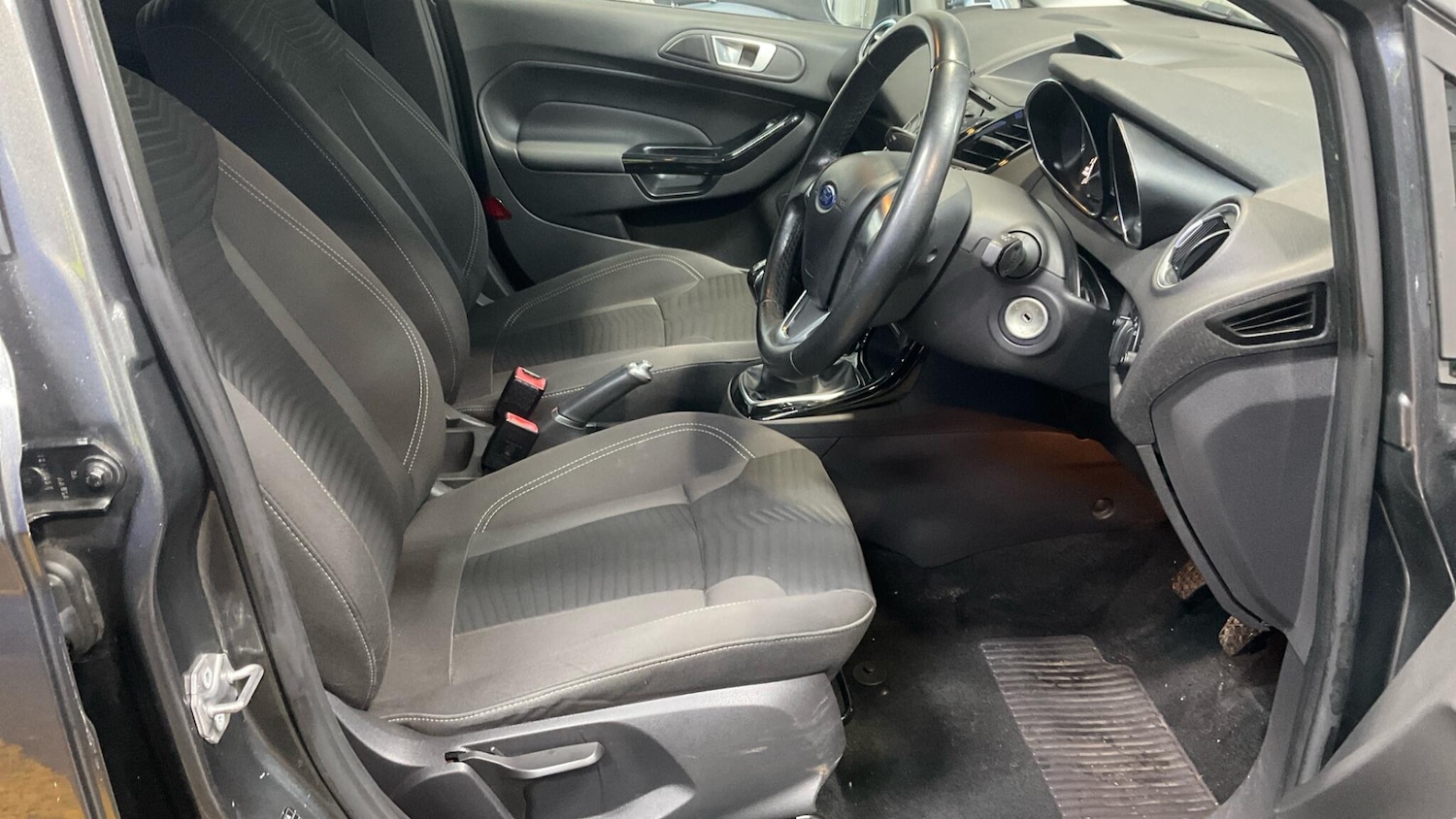 Used Ford Fiesta 2015 for sale - 77550669: Photo 4