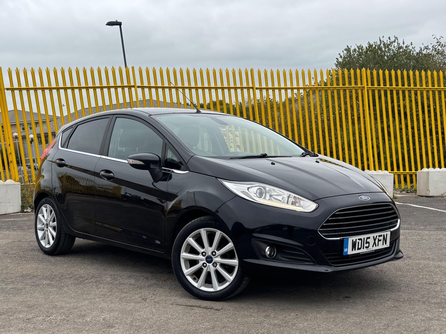 Used Ford Fiesta 2015 for sale - 76246528: Photo 1