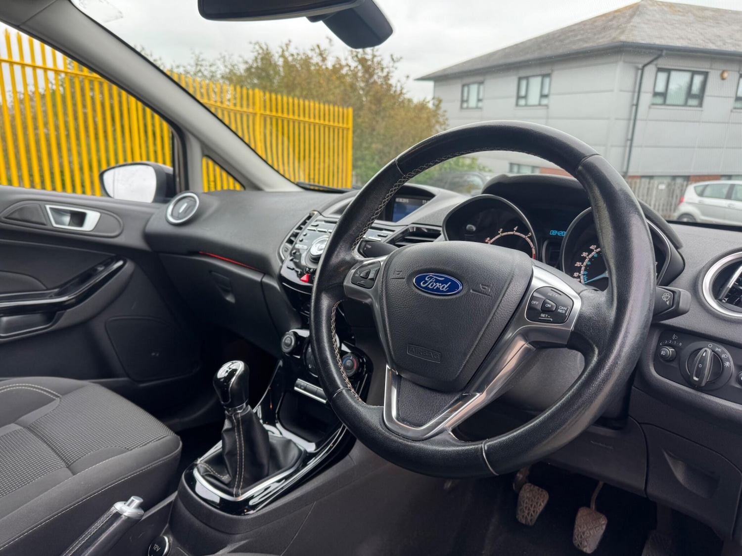 Used Ford Fiesta 2015 for sale - 76246528: Photo 11