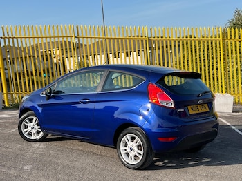 Used Ford Fiesta 2015 for sale - 74762954: Photo