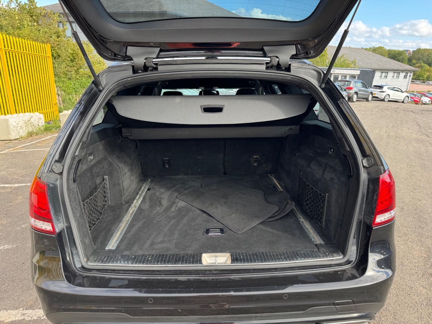 Used Mercedes-Benz E Class 2015 for sale - 77723887: Photo 14