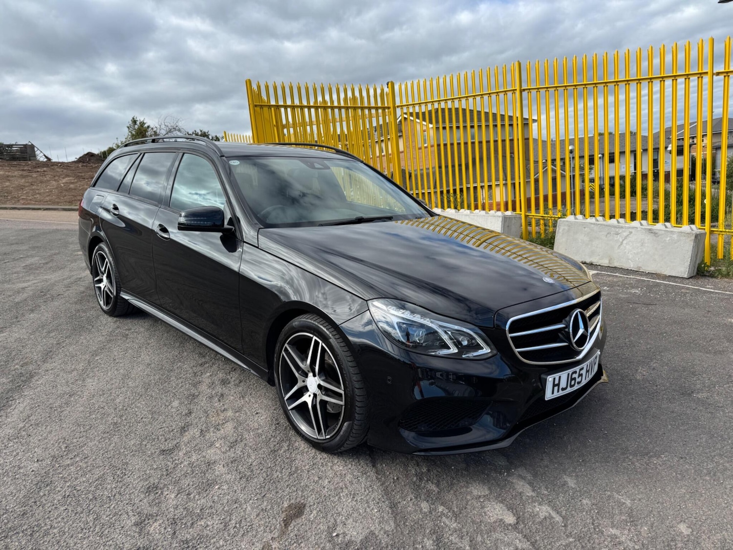 Used Mercedes-Benz E Class 2015 for sale - 77723887: Photo 4