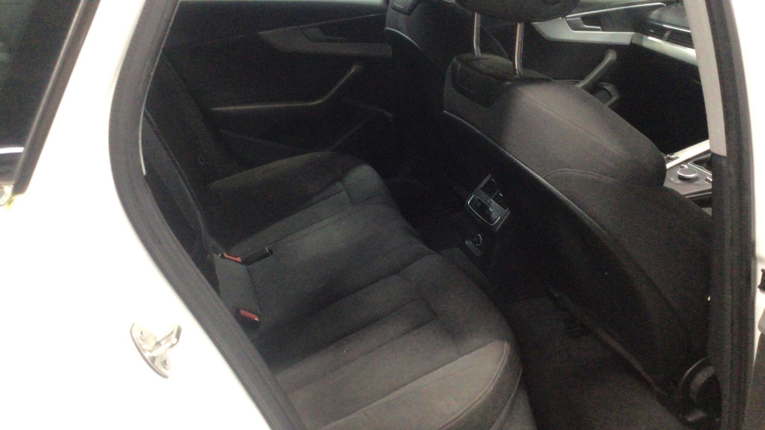 Used Audi A4 2017 for sale - 76898653: Photo 5