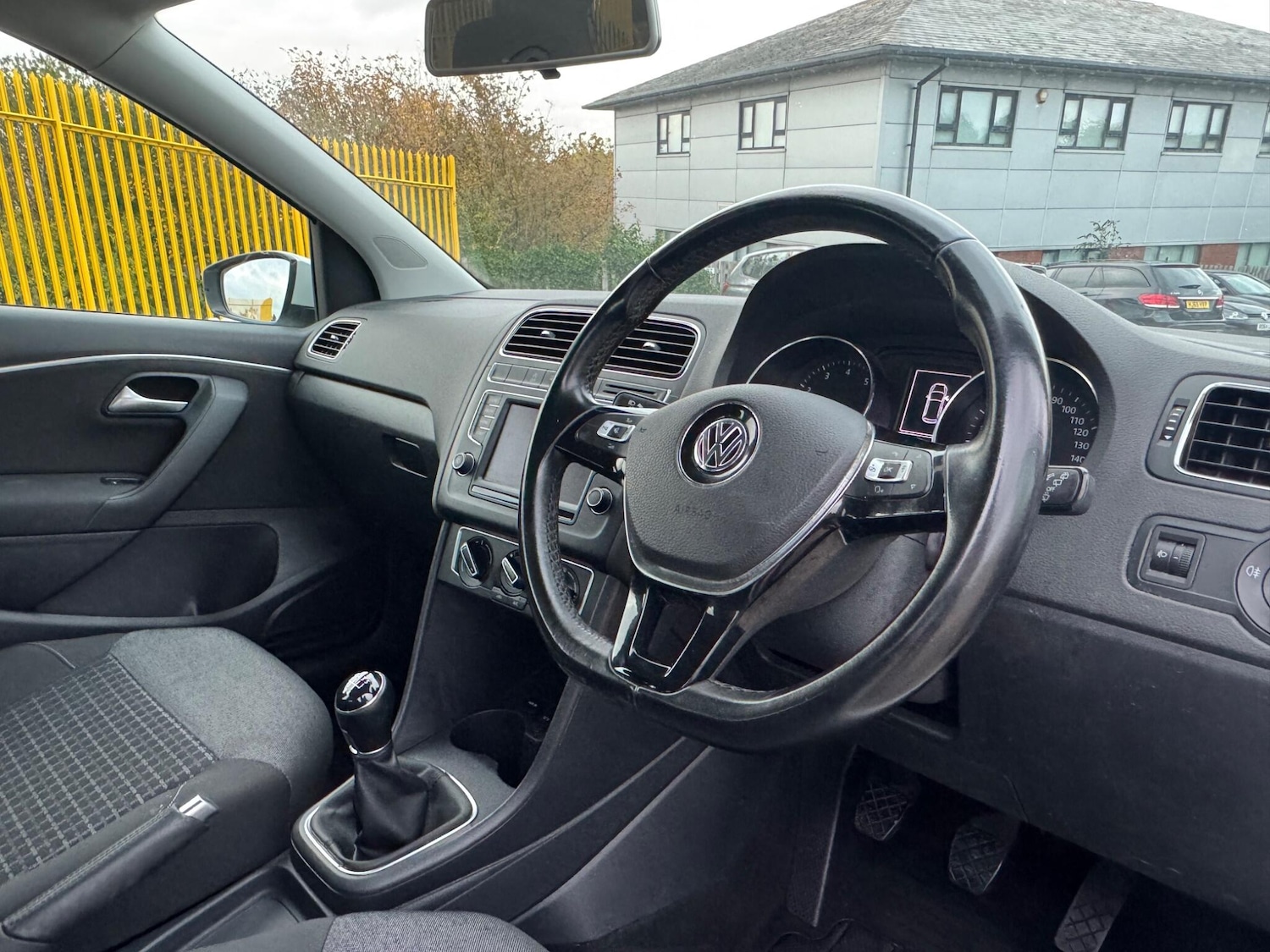 Used Volkswagen Polo 2015 for sale - 76013696: Photo 10