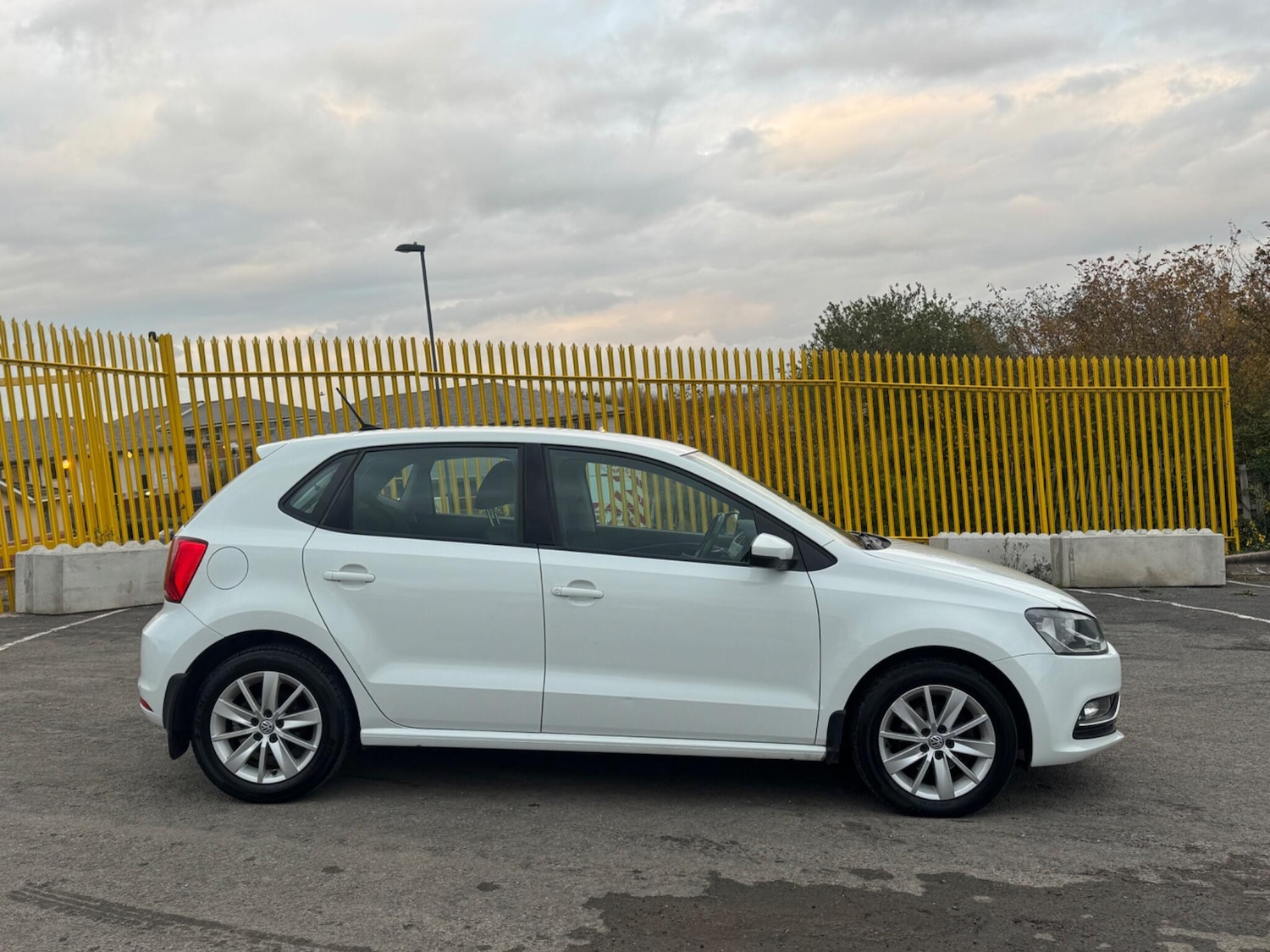 Used Volkswagen Polo 2015 for sale - 76013696: Photo 5