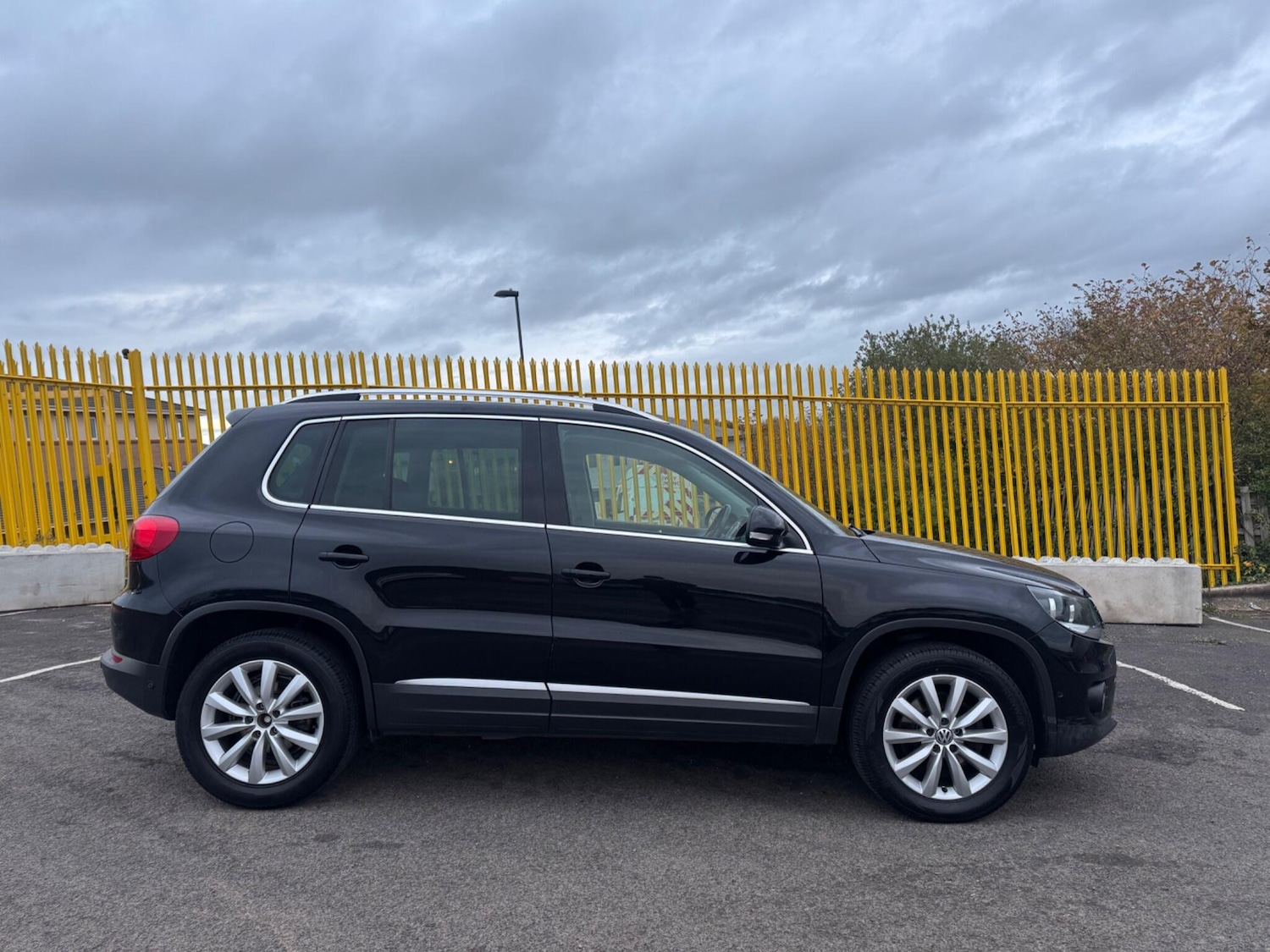 Used Volkswagen Tiguan 2014 for sale - 76993963: Photo 6