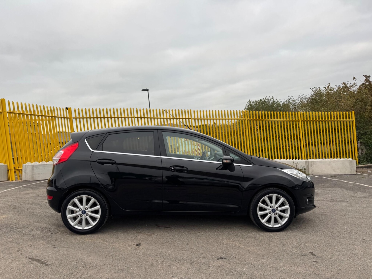 Used Ford Fiesta 2017 for sale - 76179892: Photo 5