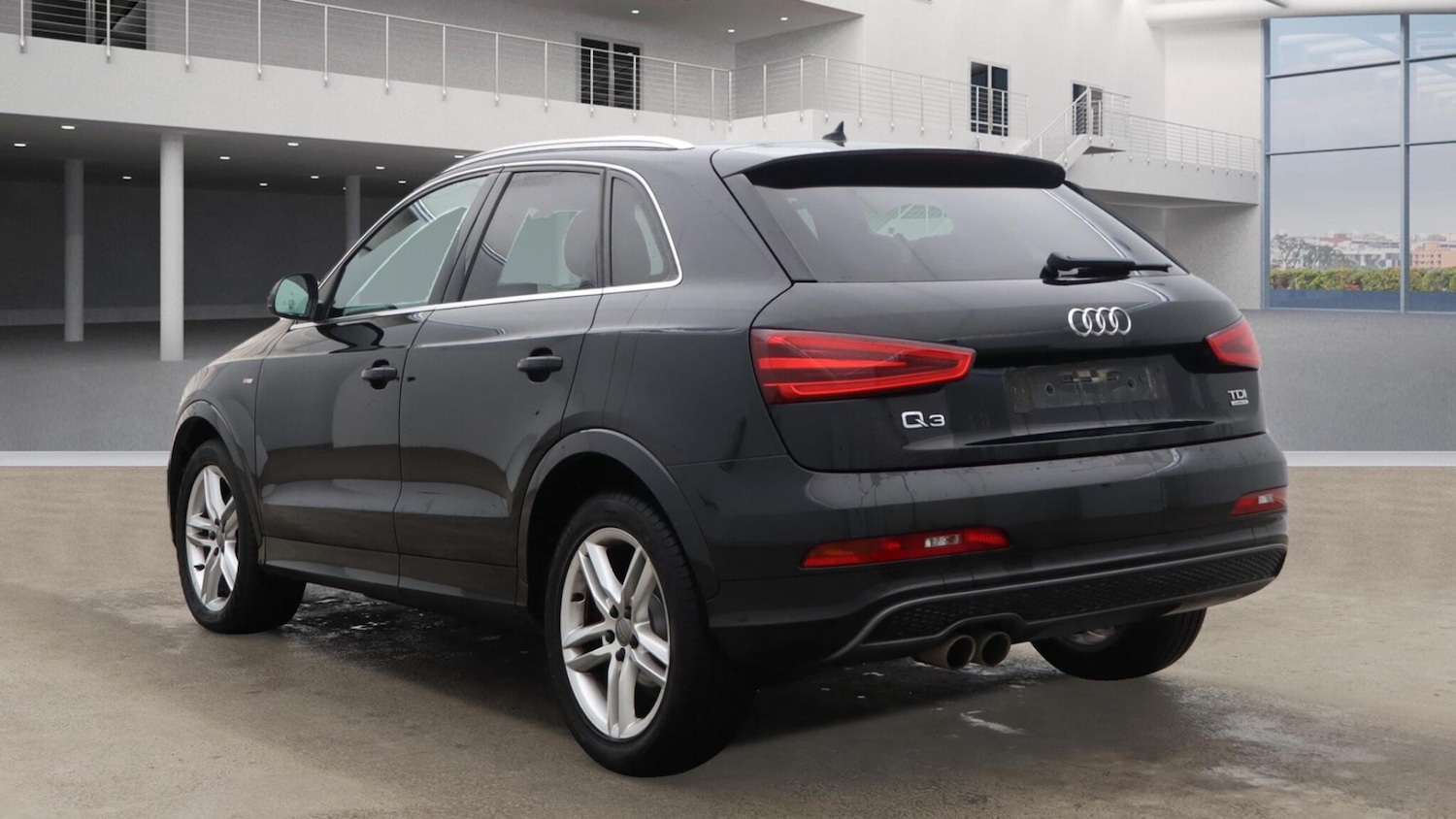 Used Audi Q3 for sale - 76866067: Photo 2