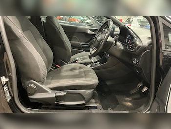 Used Ford Fiesta 2018 for sale - 75401989: Photo