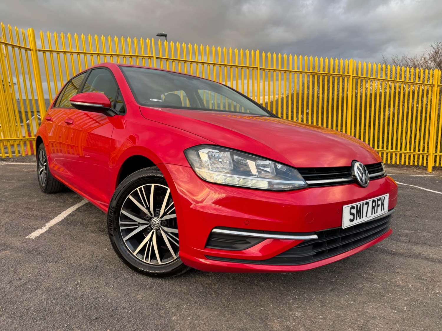 Used Volkswagen Golf 2017 for sale - 76527653: Photo 1