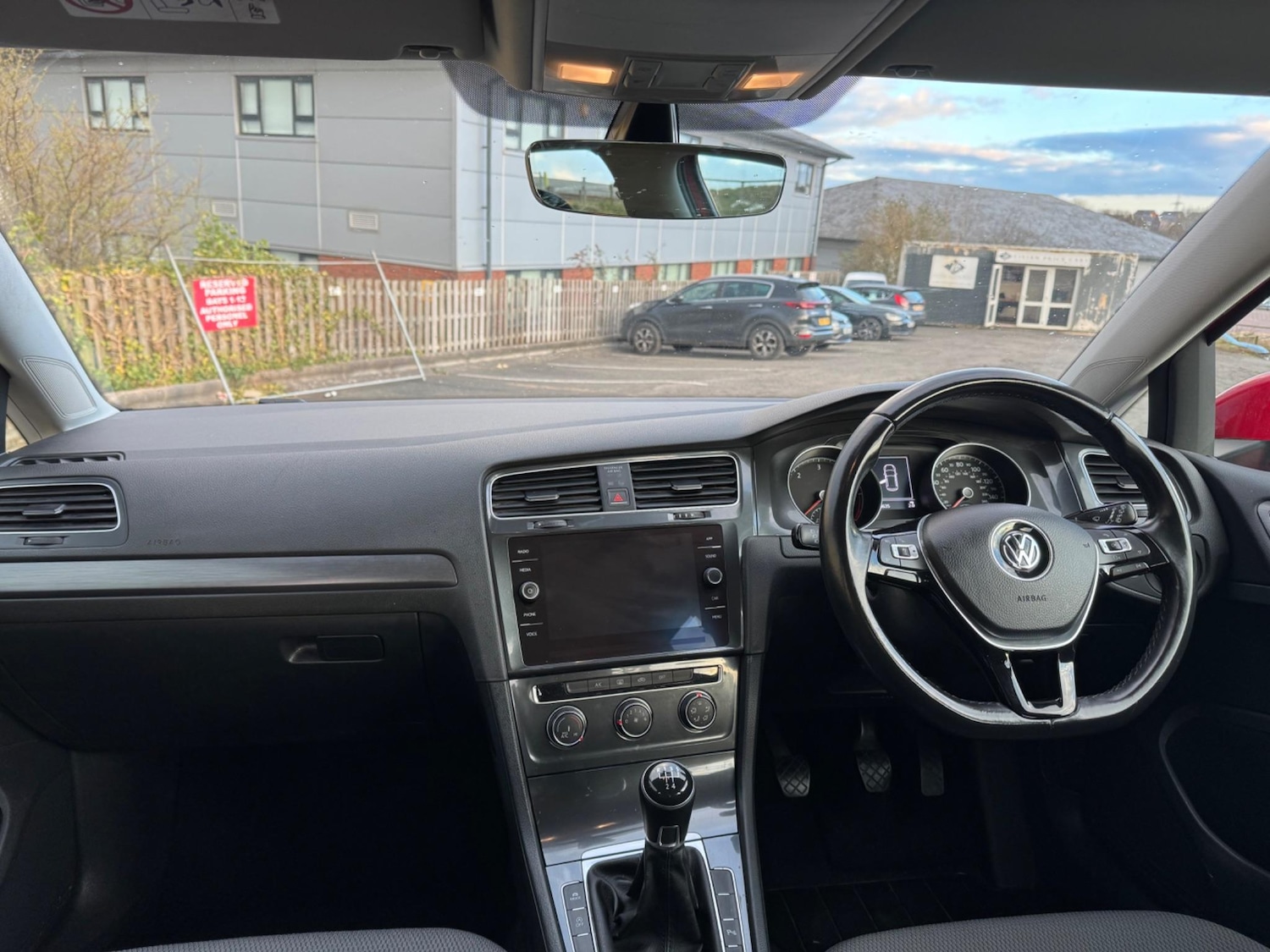 Used Volkswagen Golf 2017 for sale - 76527653: Photo 3