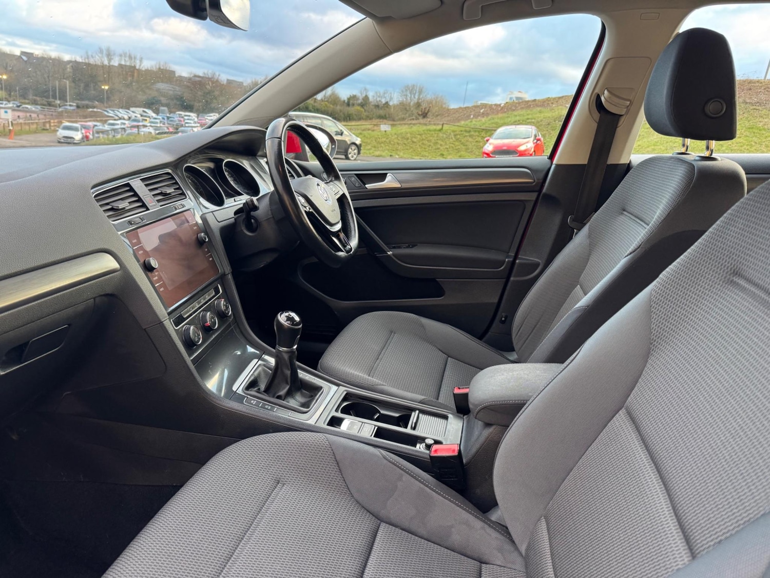 Used Volkswagen Golf 2017 for sale - 76527653: Photo 5