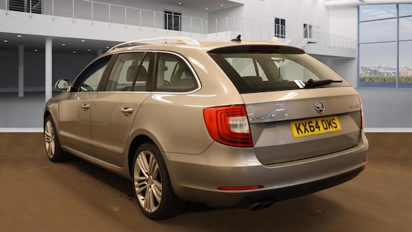 Used Skoda Superb 2014 for sale - 76166697: Photo 2