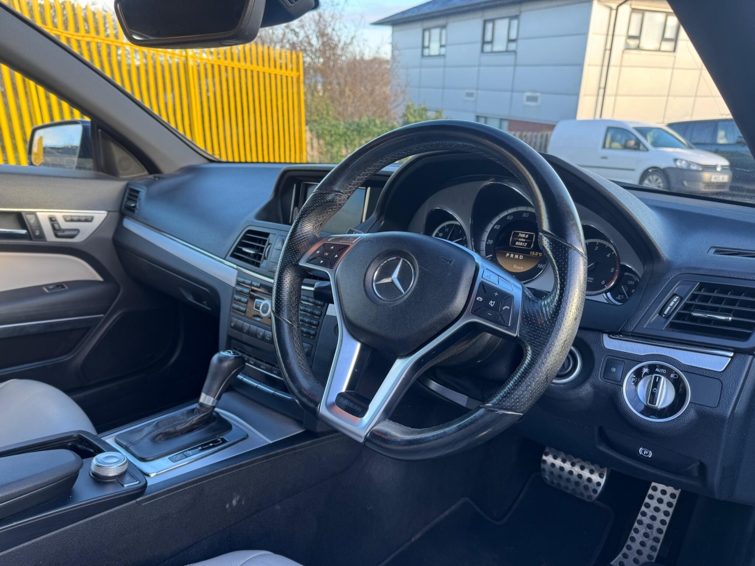 Used Mercedes-Benz E Class 2012 for sale - 77344667: Photo 13