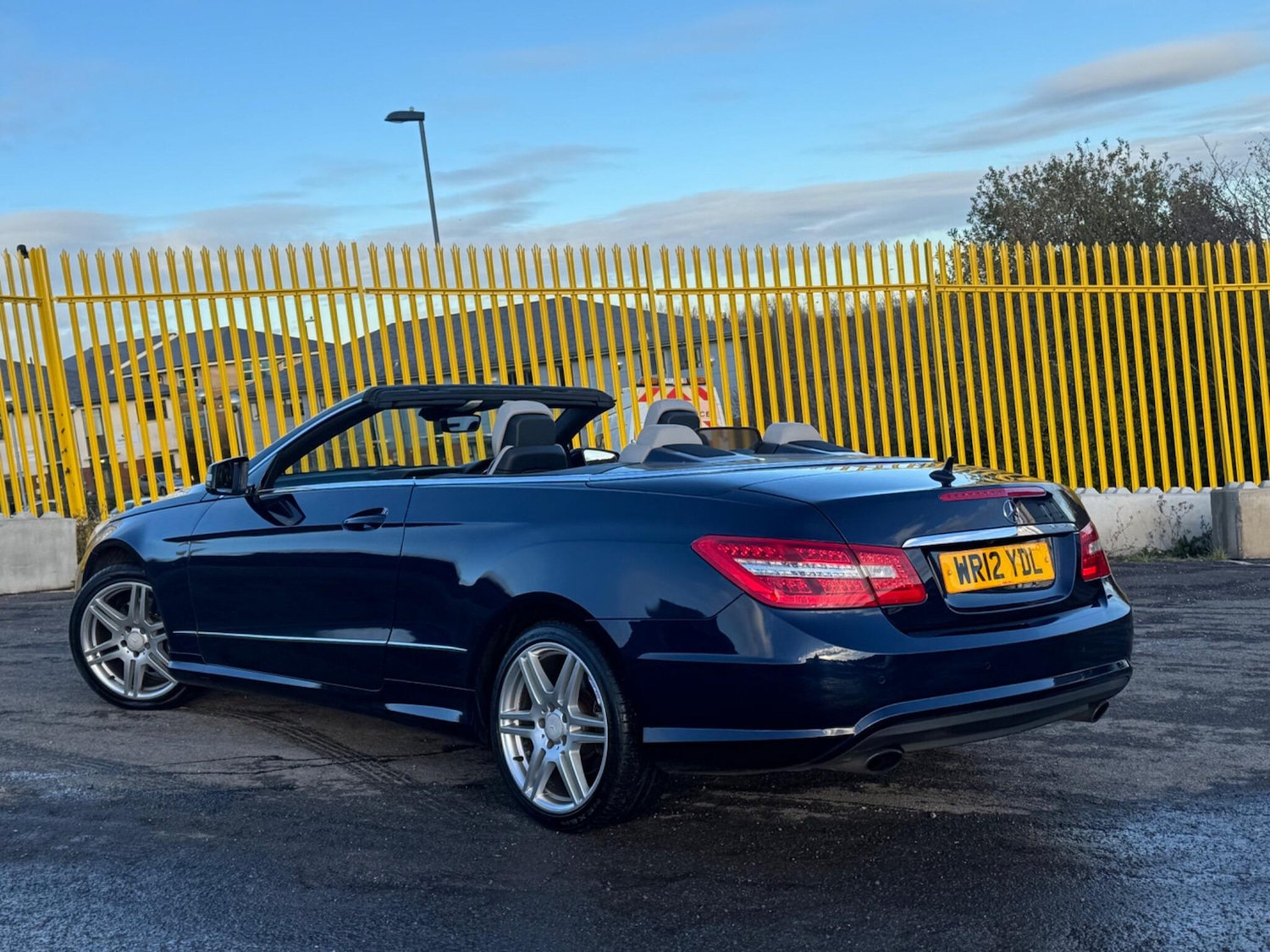 Used Mercedes-Benz E Class 2012 for sale - 77344667: Photo 2