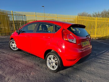 Used Ford Fiesta 2015 for sale - 74032411: Photo