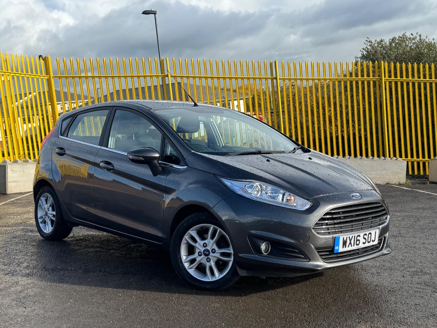 Used Ford Fiesta 2016 for sale - 76247120: Photo 1