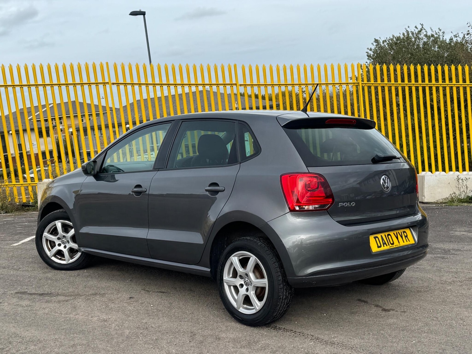 Used Volkswagen Polo 2010 for sale - 76246622: Photo 2