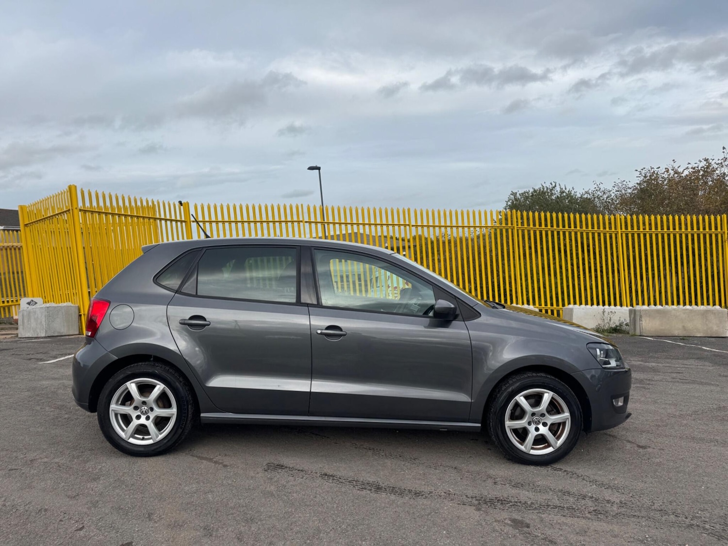 Used Volkswagen Polo 2010 for sale - 76246622: Photo 5