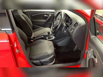 Used Volkswagen Polo 2015 for sale - 78019146: Photo