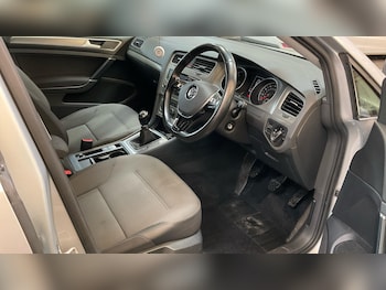 Used Volkswagen Golf 2015 for sale - 76976591: Photo