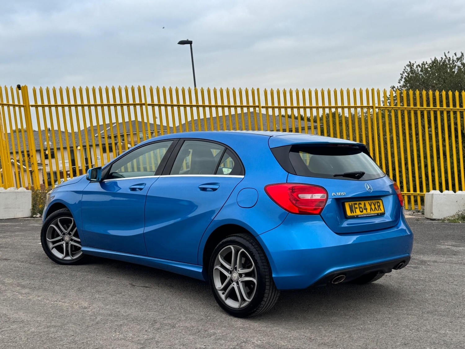 Used Mercedes-Benz A-Class 2014 for sale - 76988356: Photo 2