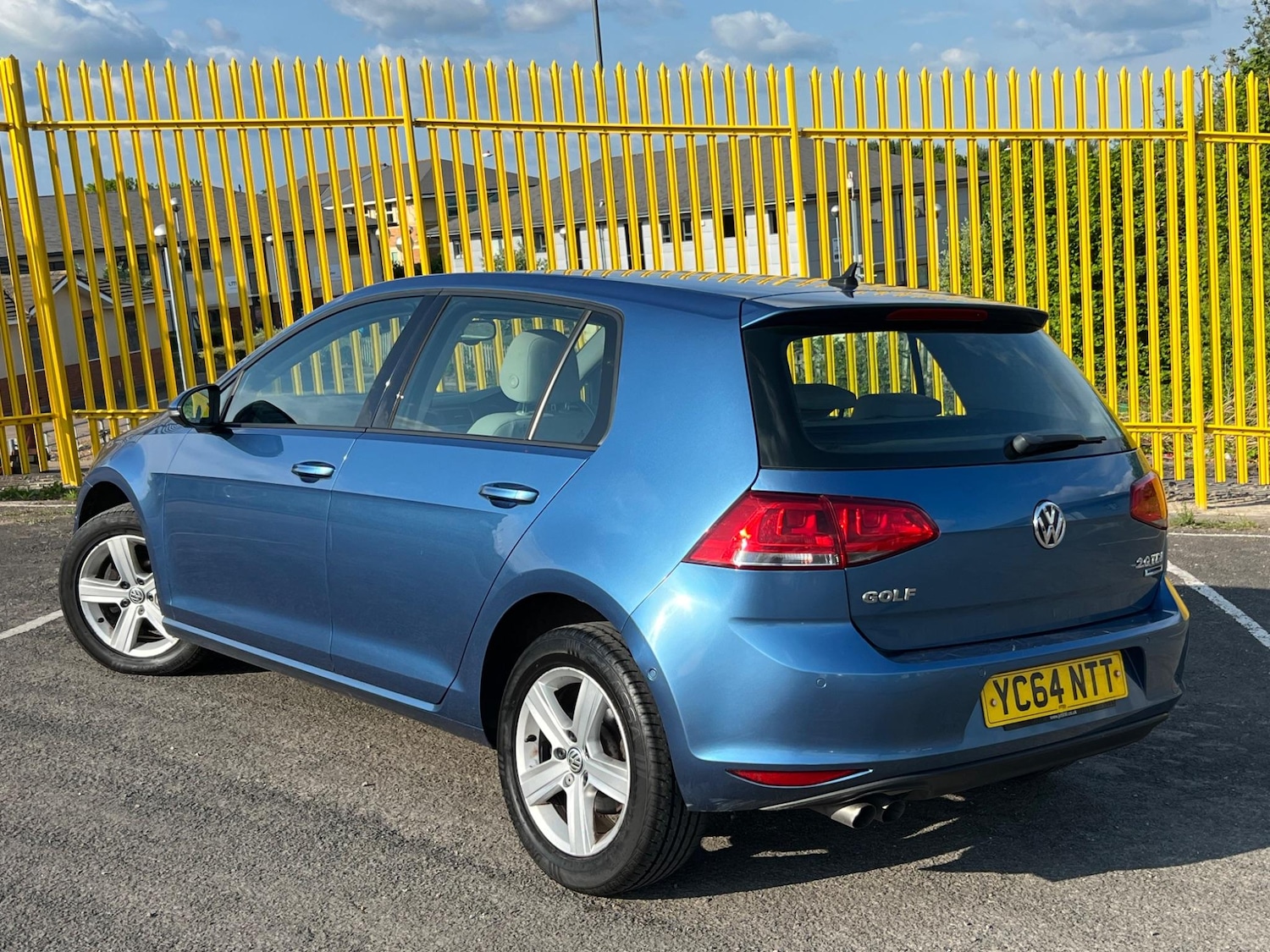 Used Volkswagen Golf 2014 for sale - 76528082: Photo 2