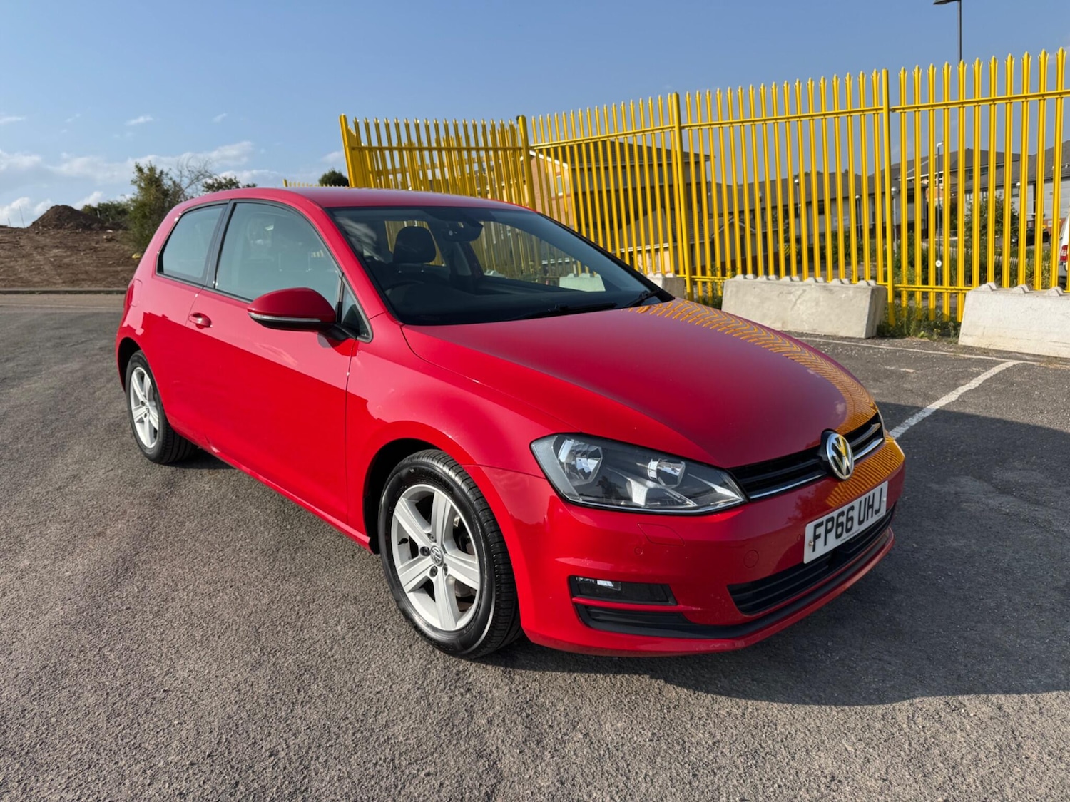 Used Volkswagen Golf 2016 for sale - 77646933: Photo 4