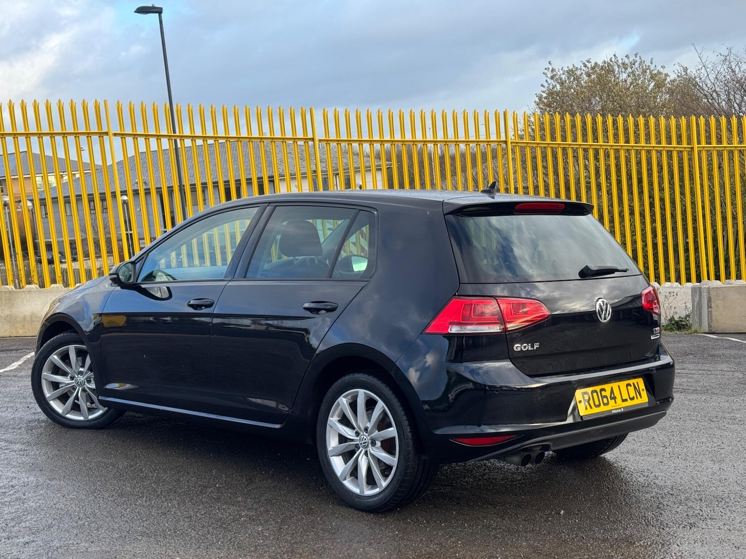 Used Volkswagen Golf 2014 for sale - 76521844: Photo 2