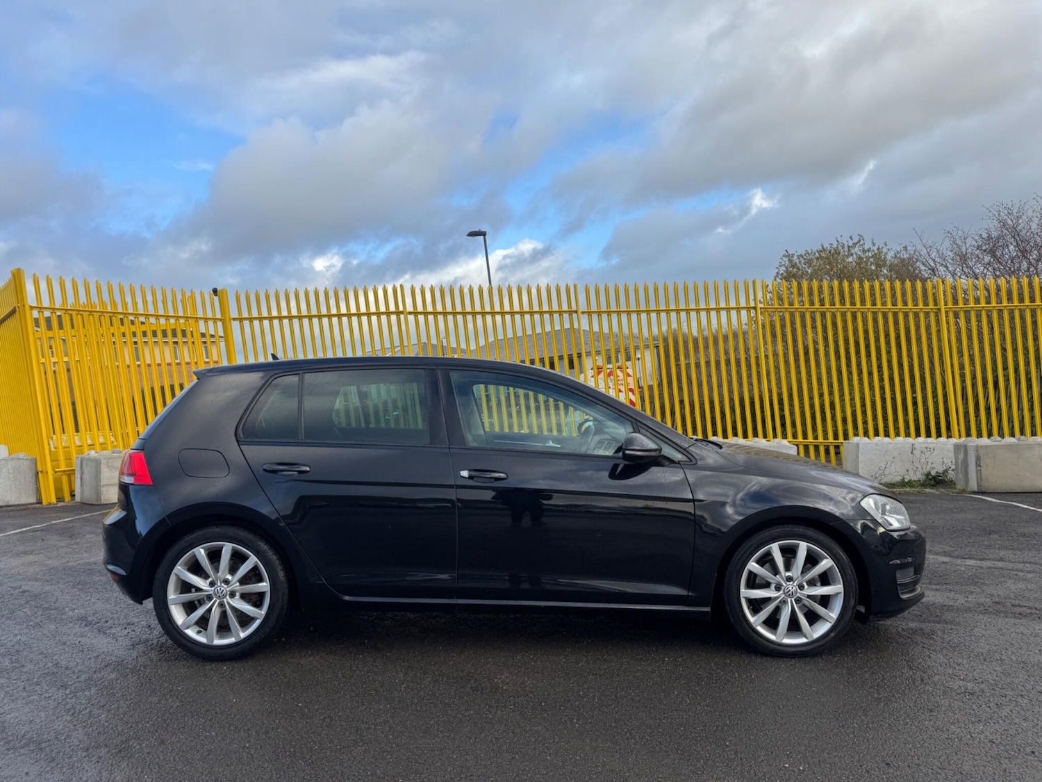 Used Volkswagen Golf 2014 for sale - 76521844: Photo 5