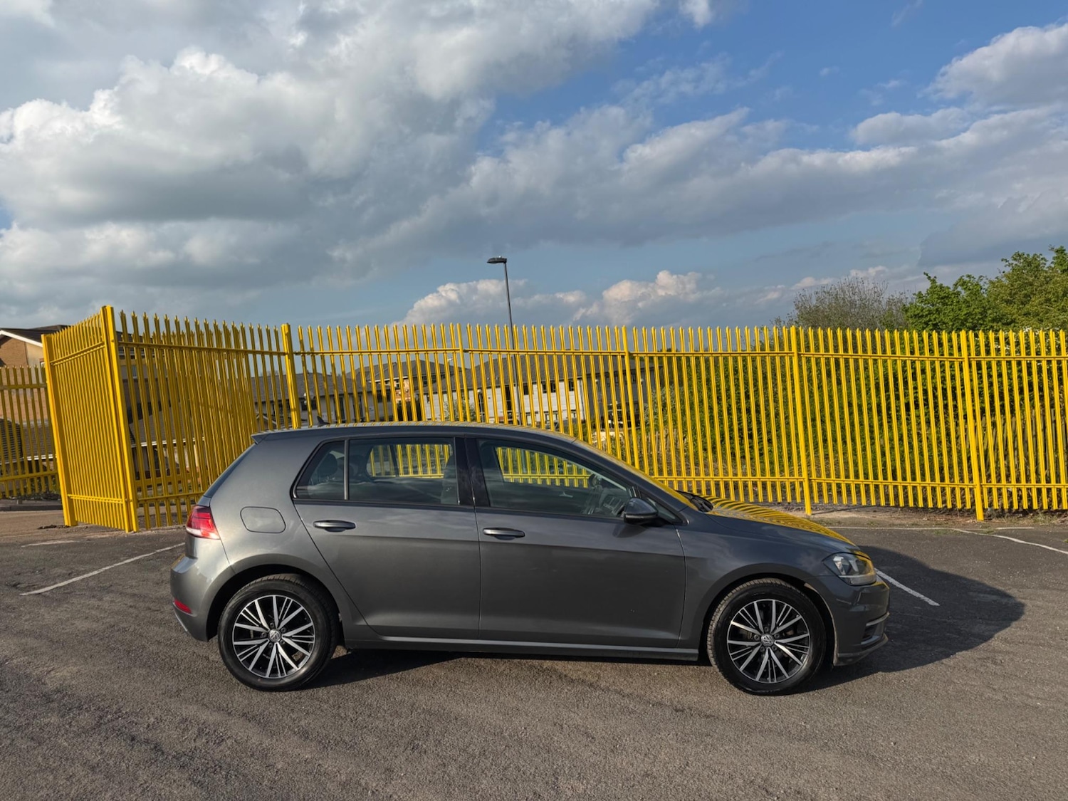 Used Volkswagen Golf 2017 for sale - 76527706: Photo 4
