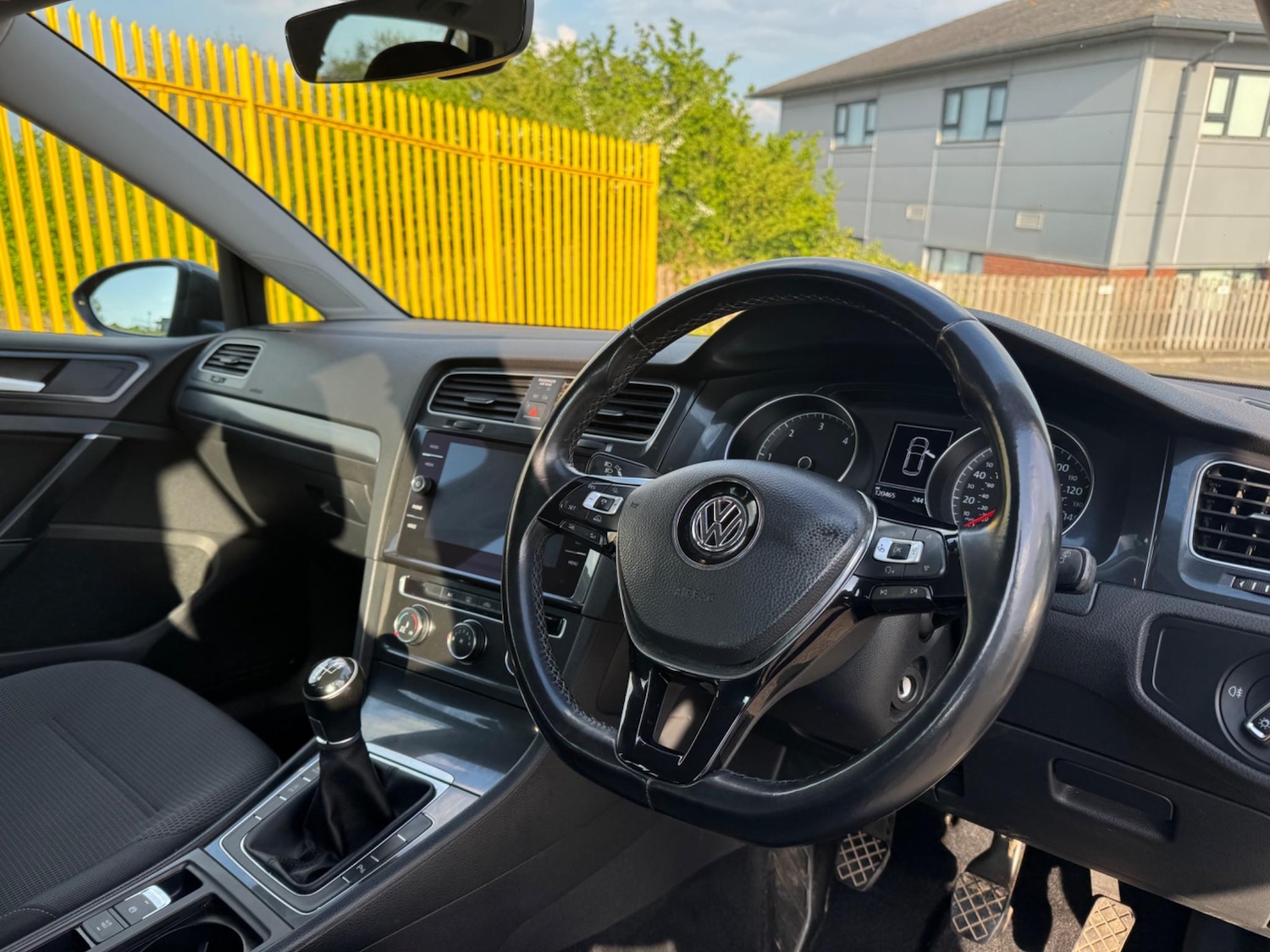 Used Volkswagen Golf 2017 for sale - 76527706: Photo 9