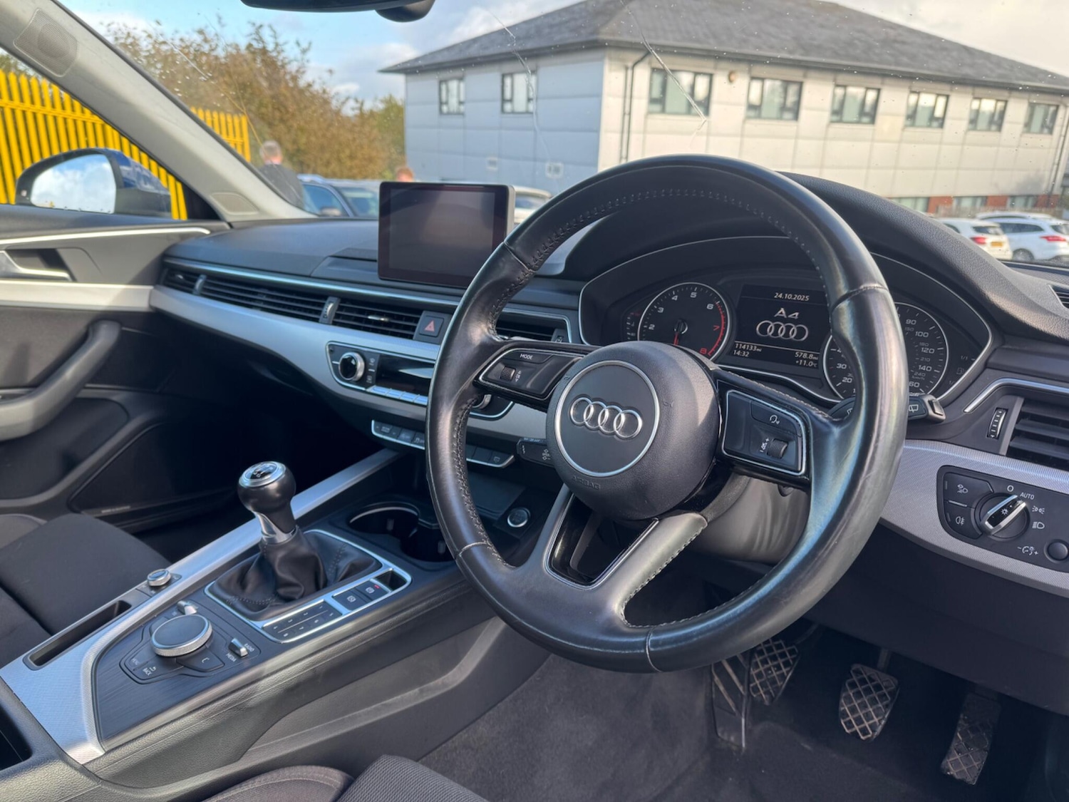 Used Audi A4 Avant 2016 for sale - 76349883: Photo 15