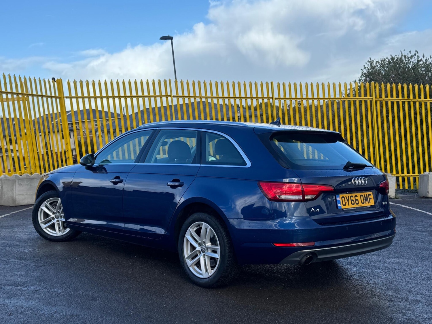 Used Audi A4 Avant 2016 for sale - 76349883: Photo 2