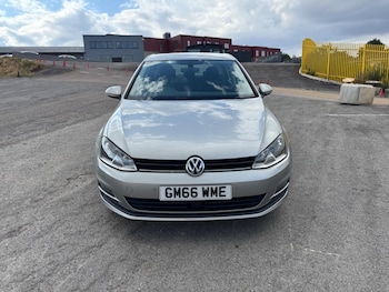 Used Volkswagen Golf 2017 for sale - 79553272: Photo