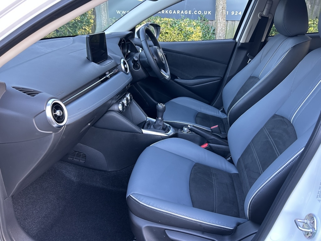 Used Mazda Mazda2 2022 for sale - 77126015: Photo 2