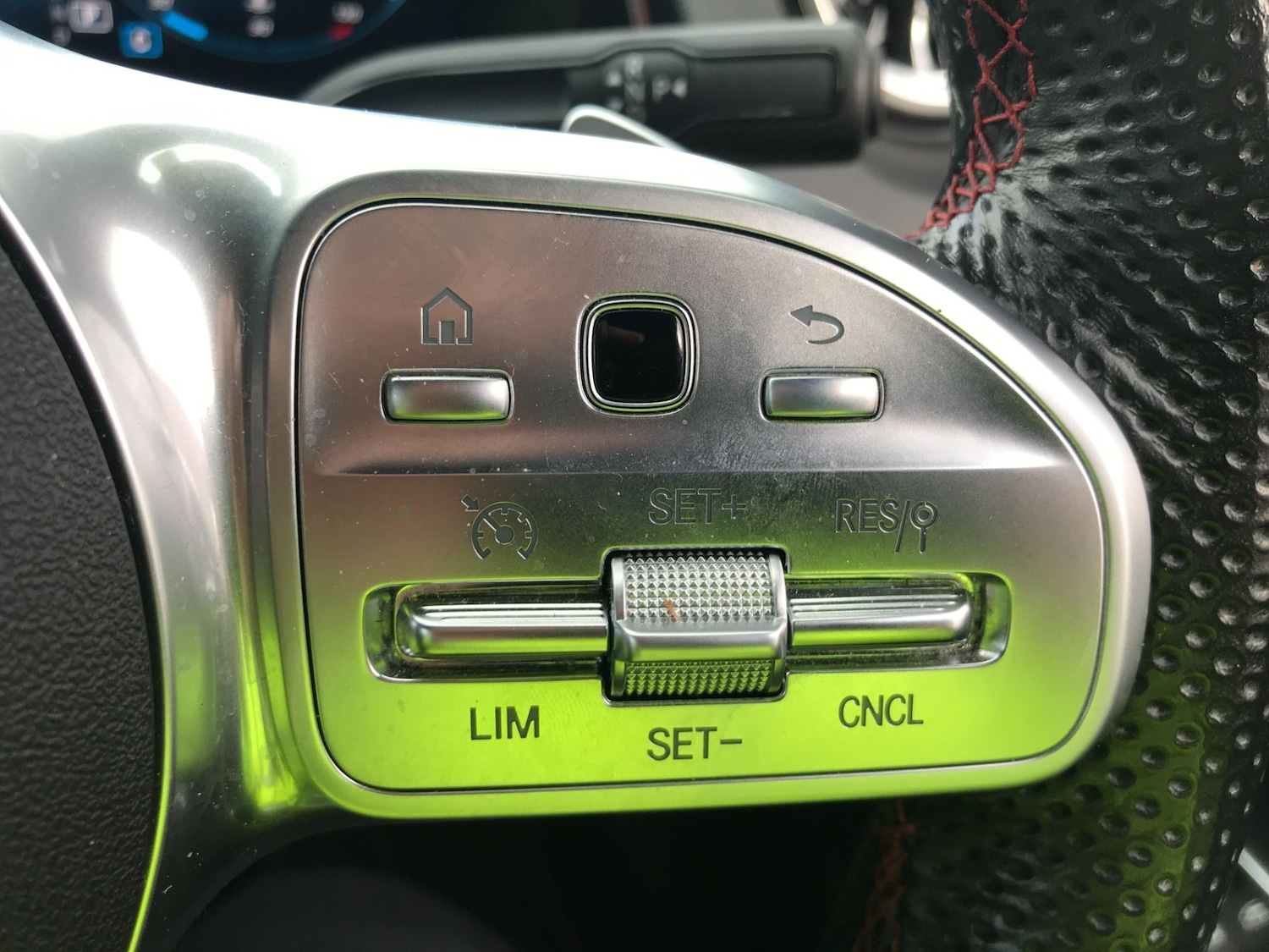 Used Mercedes-Benz GLB 2023 for sale - 76415975: Photo 36