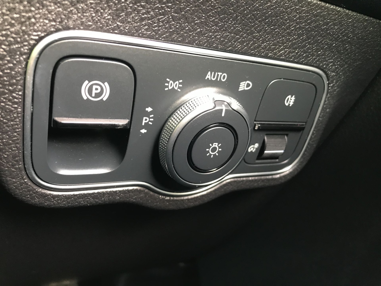 Used Mercedes-Benz GLB 2023 for sale - 76415975: Photo 44