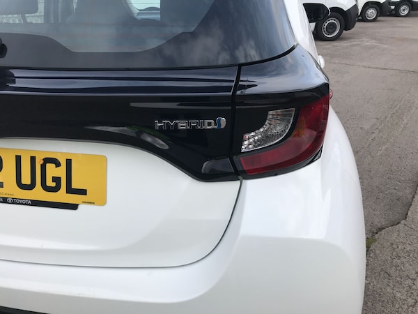 Used Toyota Yaris 2022 for sale - 76299335: Photo 45