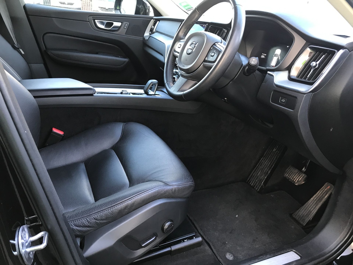 Used Volvo XC60 2023 for sale - 76603575: Photo 17